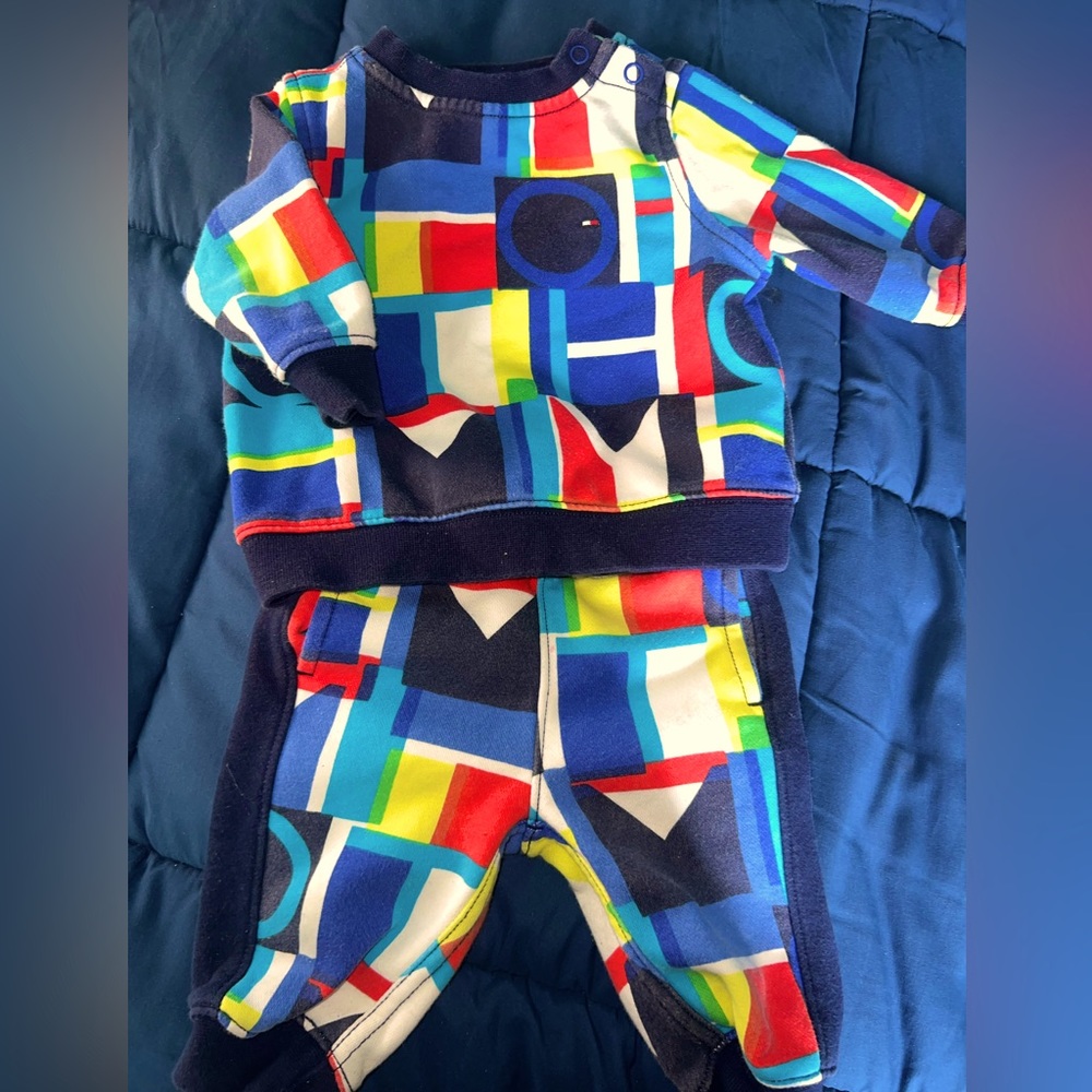Tommy Hilfiger sweatsuit